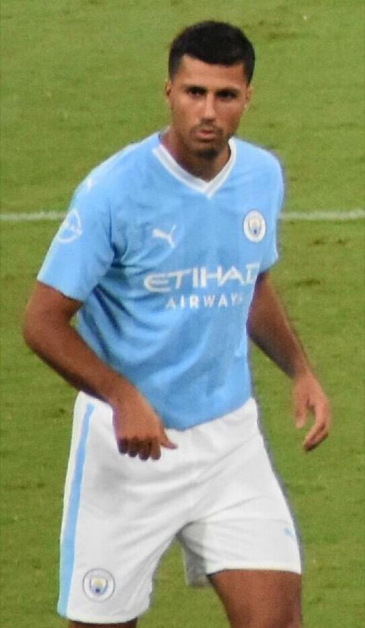 候场的哲学：罗德里拒绝表态，皇马转会传闻搅动2026夏窗